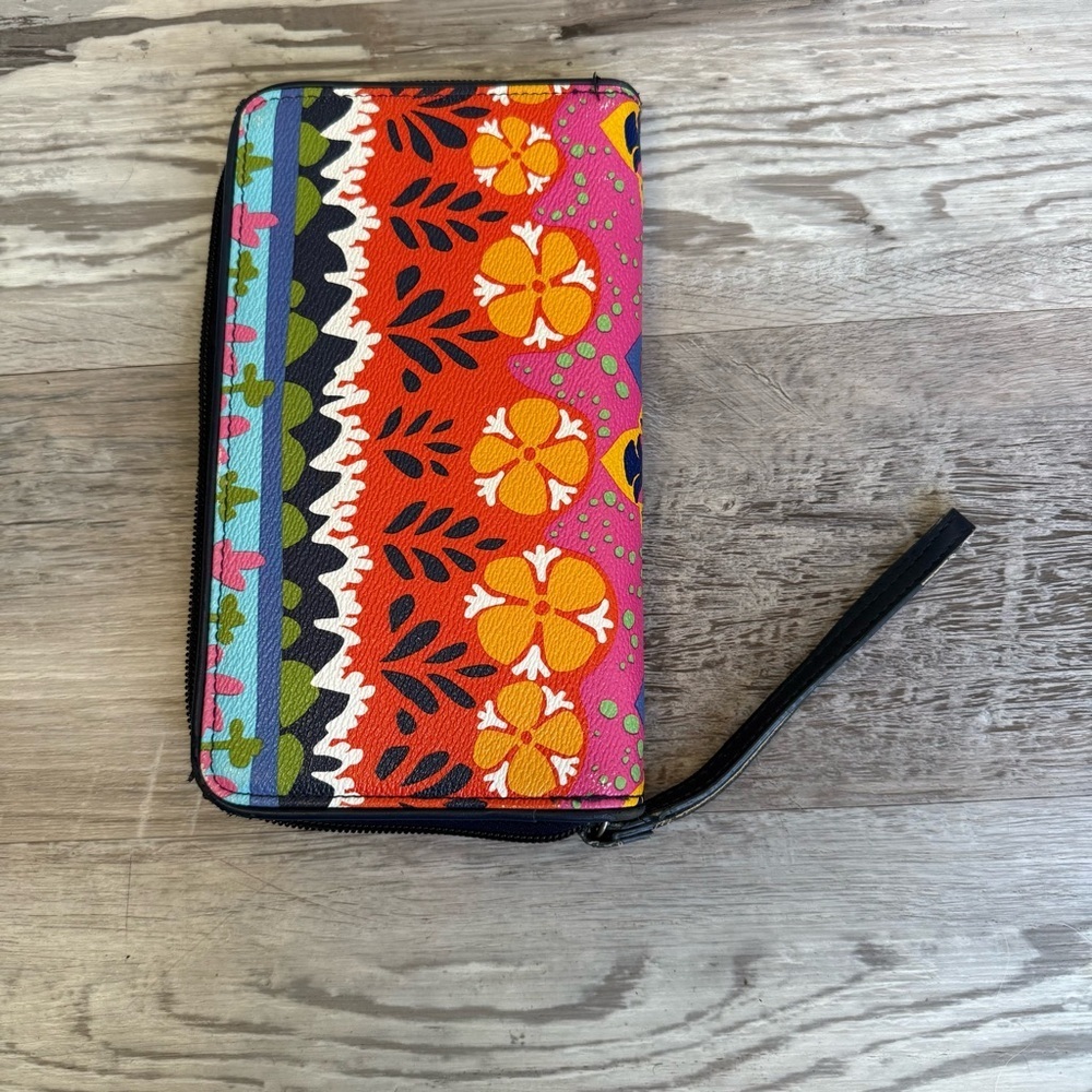 Vera Bradley Rio Stripe Colorful Floral Zip Wallet